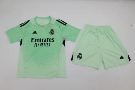 Kit de niño Real Madrid portero color verde 25/26