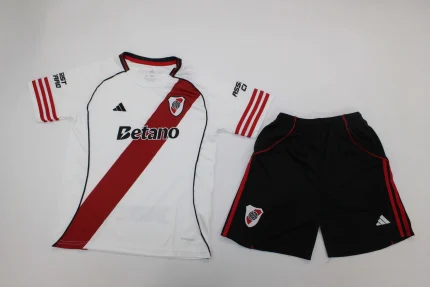 Kit de niño River Plate local 25/26