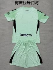 Kit de niño River Plate portero color verde 25/26 - Imagen 2