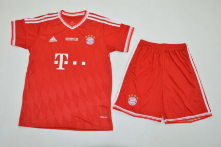 Kit de niño Bayern Münich retro 12/13
