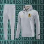 Chándal de adulto con gorro Manchester United modelo 03