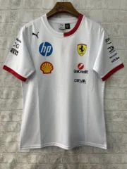 Camiseta Ferrari modelo 2