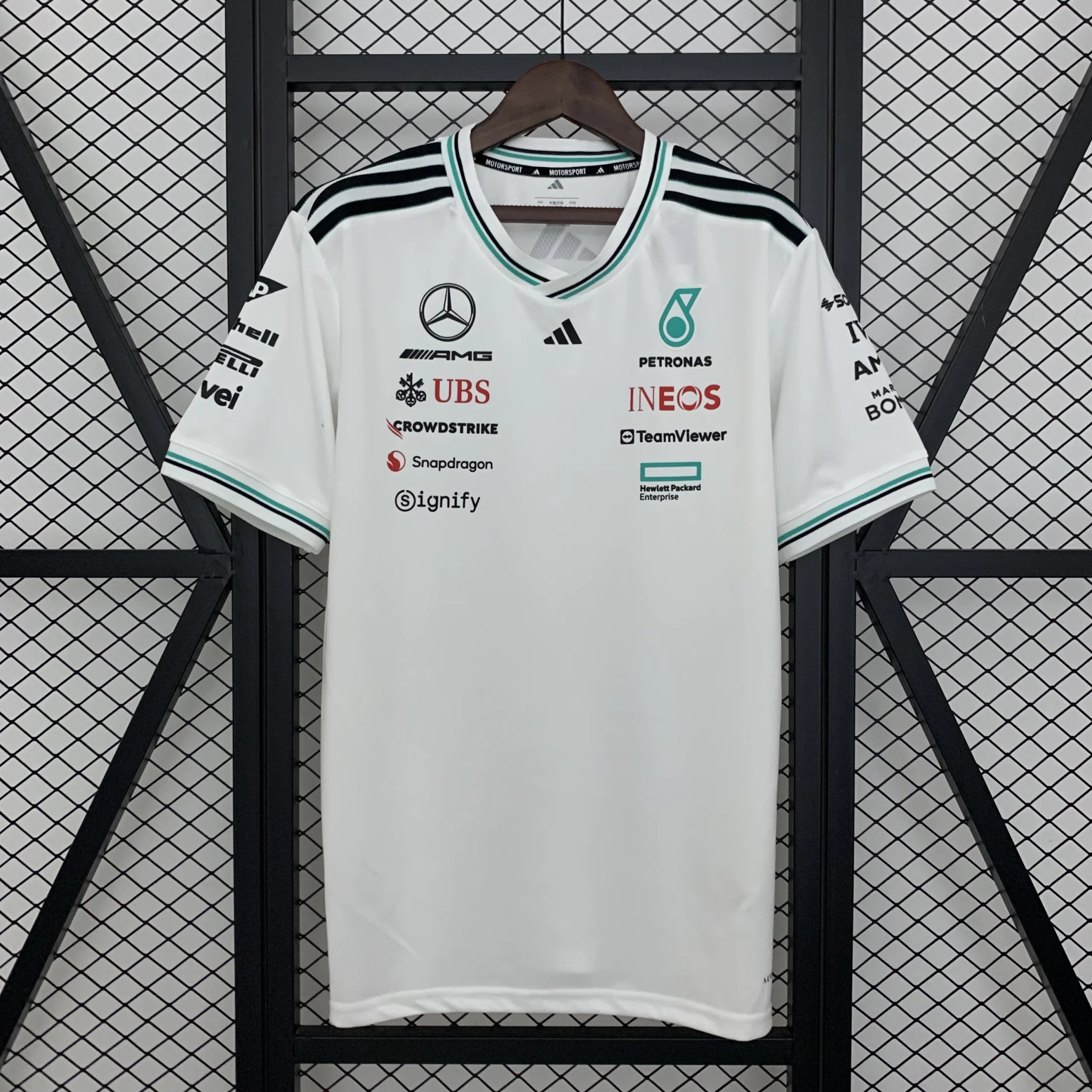 5e84adfd Camiseta Mercedes modelo 2 - Imagen 1