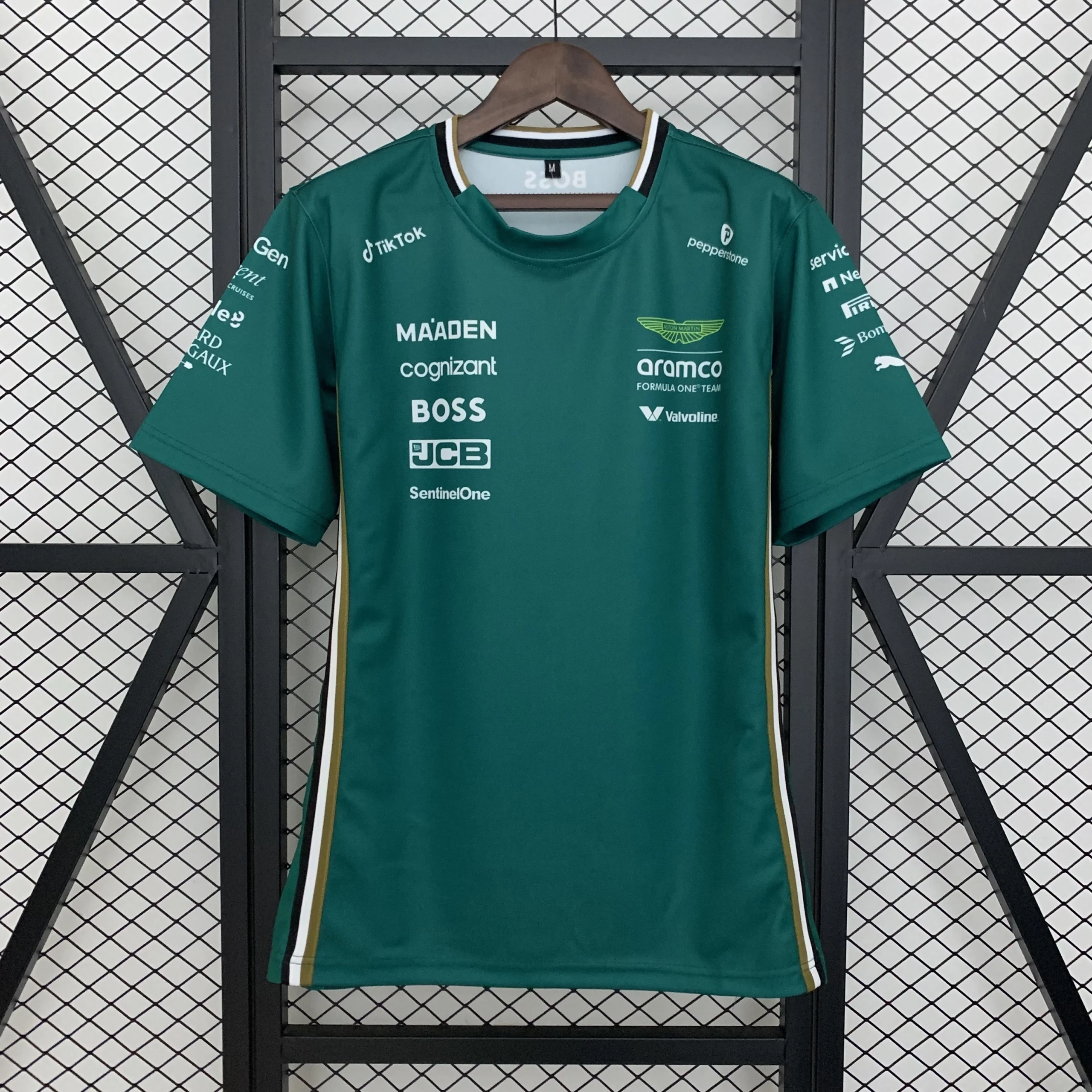 7caf02b4 Camiseta Aston Martin modelo 2 - Imagen 1