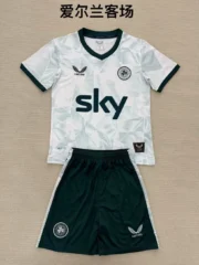 Kit de niño Irlanda visitante 2025