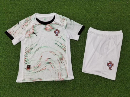 Kit de niño Portugal visitante 2025 versión jugador