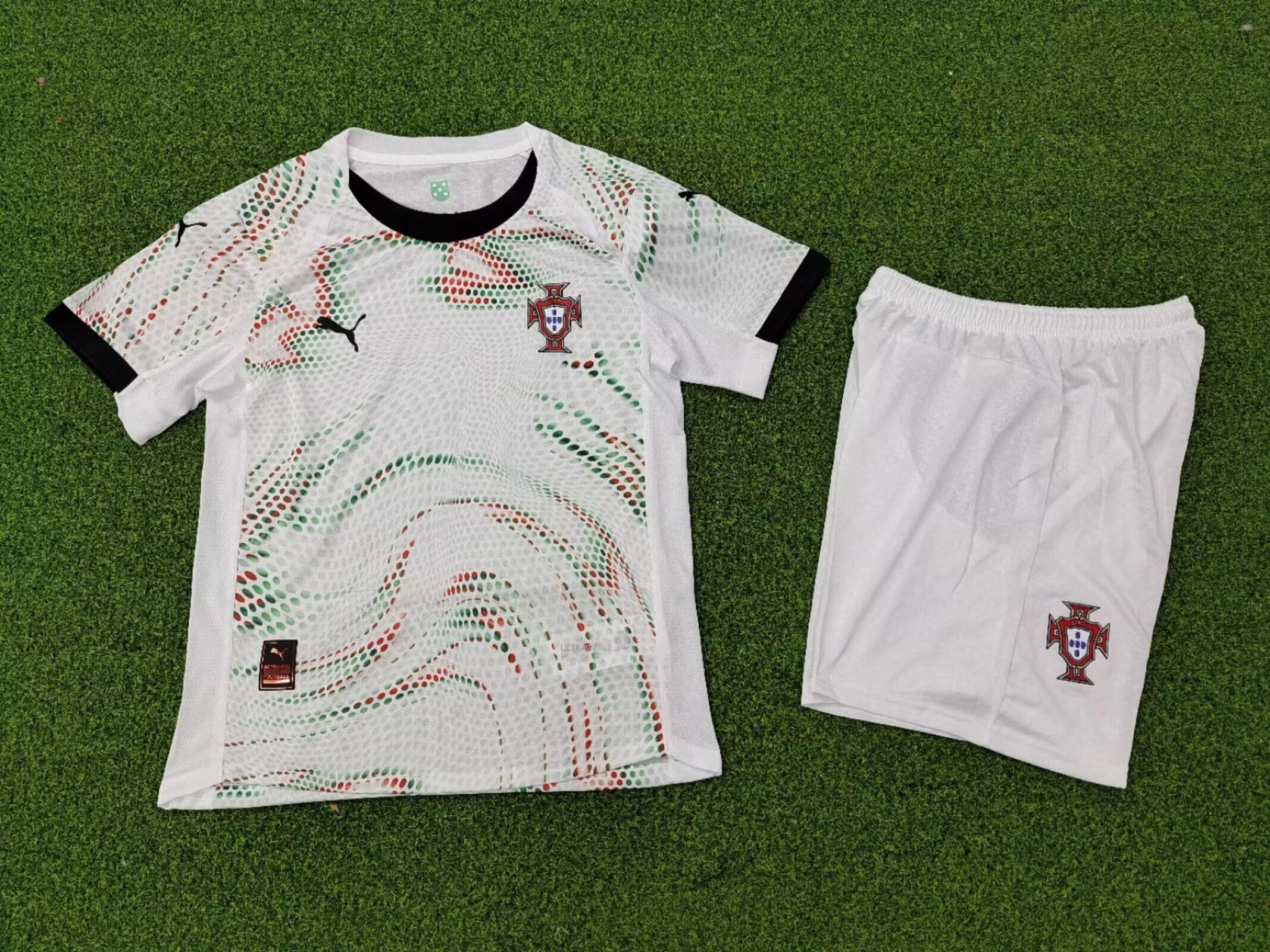 a Kit de niño Portugal visitante 2025 versión jugador - Imagen 1