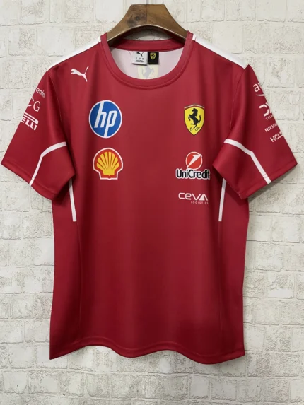 Camiseta Ferrari modelo 4