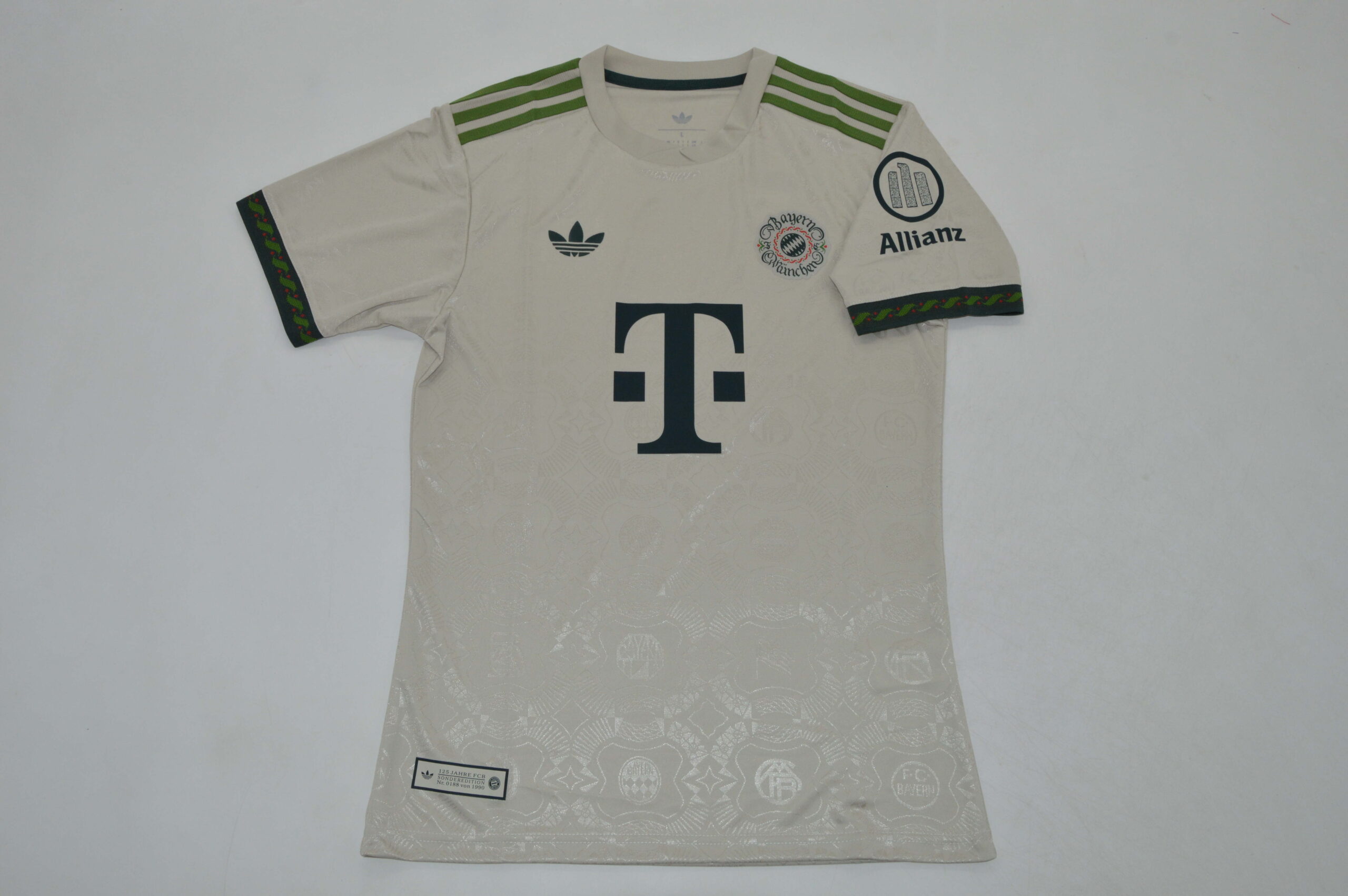 0f5aaf9d Bayern Münich Oktoberfest 25/26 versión jugador - Imagen 1