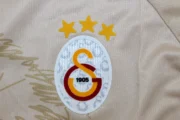 Galatasaray retro 10/11 visitante - Imagen 3
