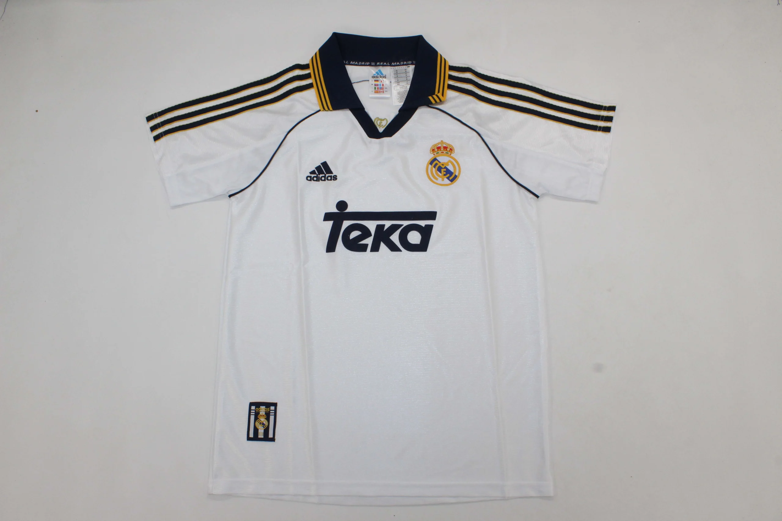 5ebb3d0f Real Madrid retro 98/00 - Imagen 1