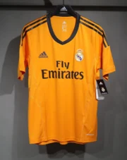 Real Madrid retro 13/14 alternativa versión jugador