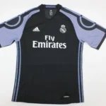 Real Madrid retro 16/17 alternativa versión jugador