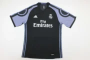 Real Madrid retro 16/17 alternativa versión jugador
