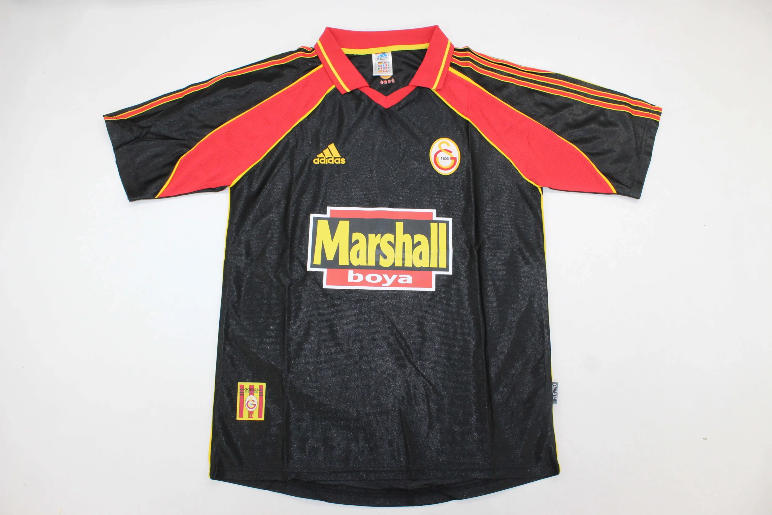 a Galatasaray retro 99/00 alternativa - Imagen 1