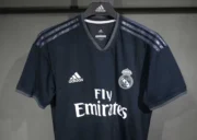 Real Madrid retro 18/19 visitante versión jugador - Imagen 2
