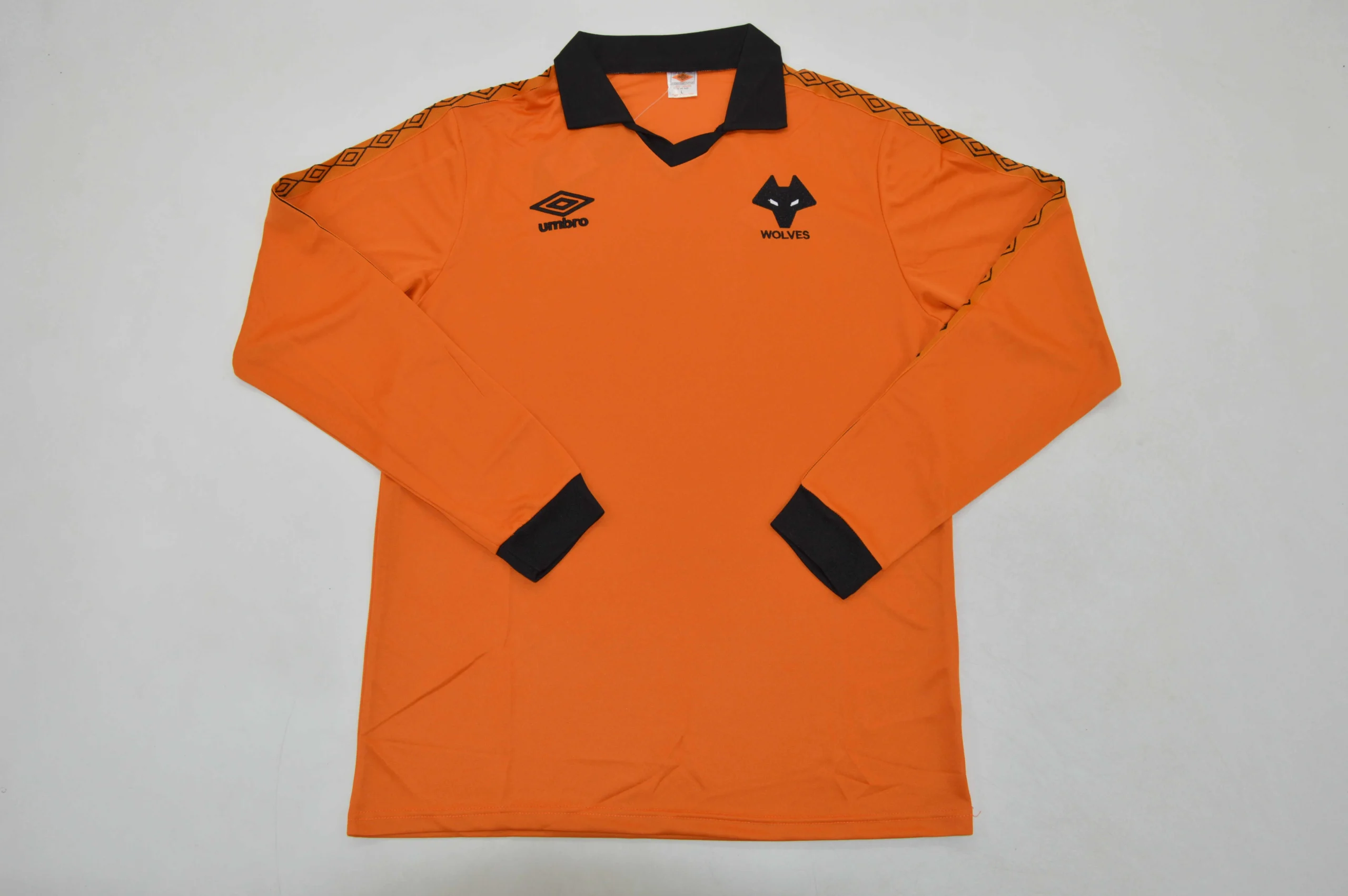 c9749eb4 Wolves retro manga larga 80/81 - Imagen 1