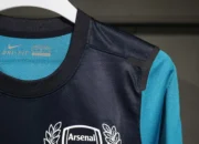 Arsenal retro 11/12 visitante versión jugador - Imagen 2