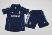 Kit de niño Real Madrid retro 05/06