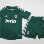 Kit de niño Real Madrid retro 12/13 alternativa