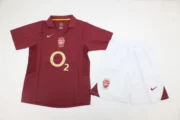 Kit de niño Arsenal retro 05/06