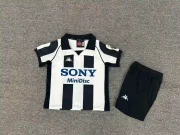 Kit de niño Juventus retro 97/98 local