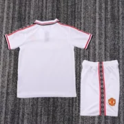 Kit de niño Manchester United retro 97/98 - Imagen 7