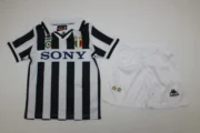 Kit de niño Juventus retro 95/96