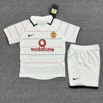 Kit de niño Manchester United retro 03/05