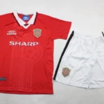 Kit de niño Manchester United retro 99/00 local