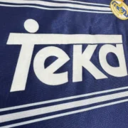 Kit de niño Real Madrid retro 98/99 visitante - Imagen 7