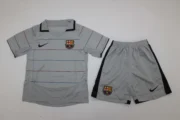 Kit de niño Barcelona retro 03/04 visitante