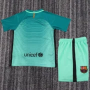 Kit de niño Barcelona retro 16/17 alternativa - Imagen 6