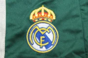 Kit de niño Real Madrid retro 12/13 alternativa - Imagen 17