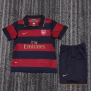 Kit de niño Arsenal retro 07/08 alternativa