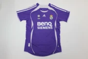 Kit de niño Real Madrid retro 06/07 alternativa - Imagen 11