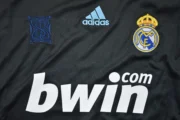 Kit de niño Real Madrid retro 09/10 - Imagen 12