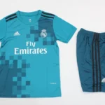 Kit de niño Real Madrid retro 17/18 local