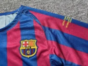 Kit de niño Barcelona retro manga larga 05/06 - Imagen 2