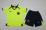 Kit de niño Barcelona retro 05/06 visitante