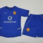 Kit de niño Manchester United retro 02/04 alternativa
