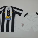 Kit de niño Juventus retro 04/05