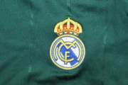 Kit de niño Real Madrid retro 12/13 alternativa - Imagen 6