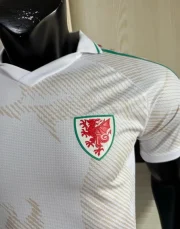 Gales visitante 2026 versión jugador - Imagen 3