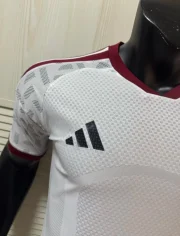 Emiratos Árabes local 2026 versión jugador - Imagen 4