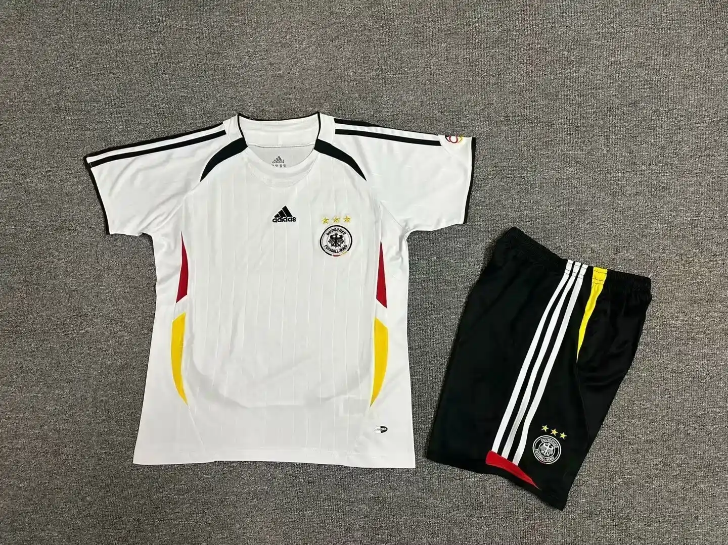 efb92af1 Kit de niño Alemania retro 2006 - Imagen 1