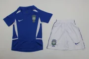Kit de niño Brasil retro 2002 visitante
