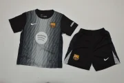 Kit de niño Barcelona portero color negro 25/26