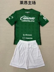 Kit de niño Club León local 25/26 - Imagen 2