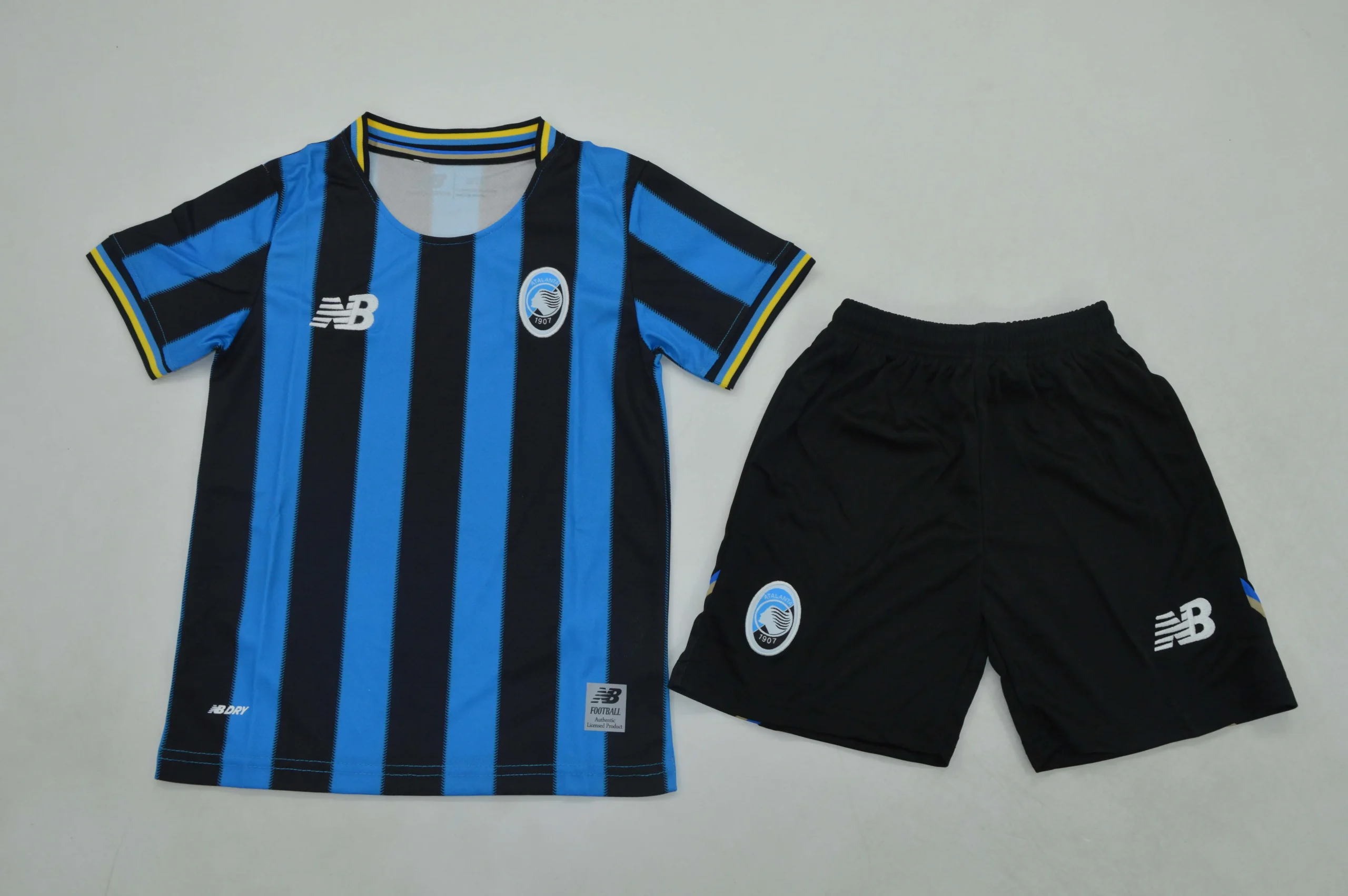 7d8d96f9 Kit de niño Atalanta local 25/26 - Imagen 1
